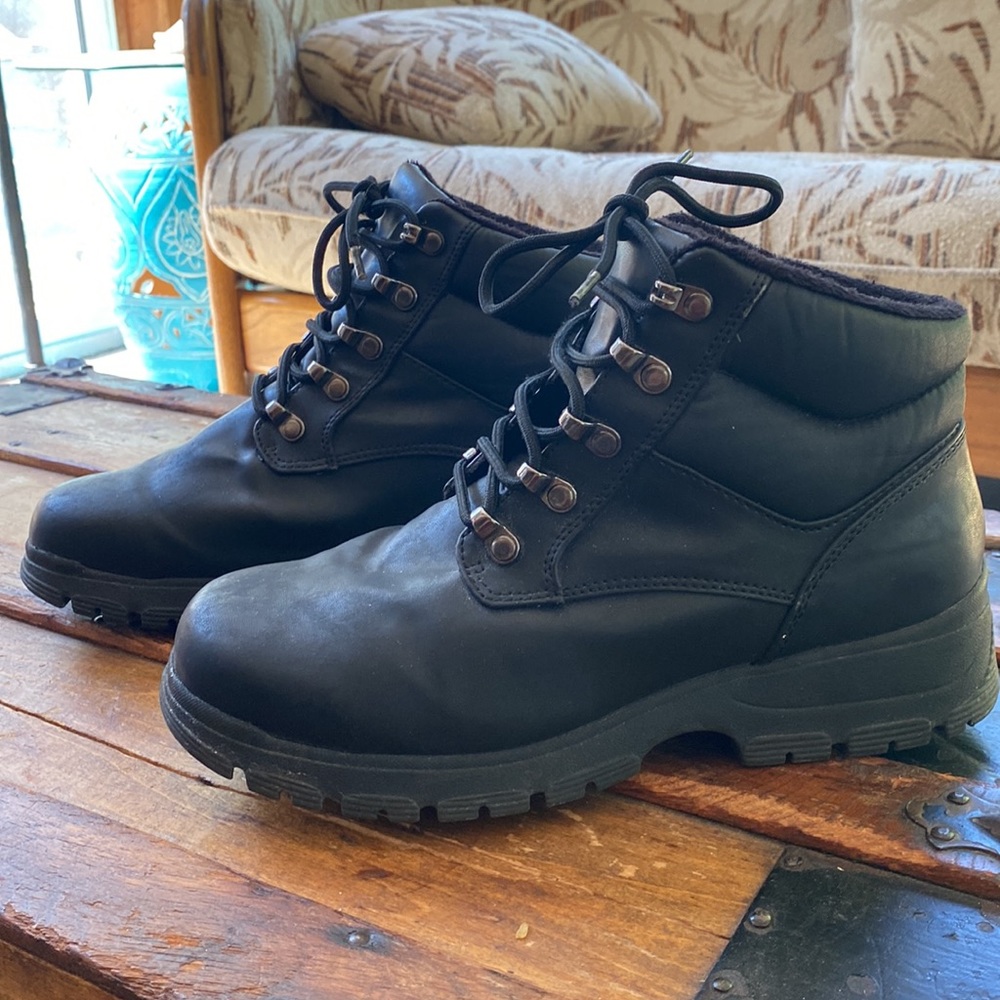 Women’s Bass Black Workboots